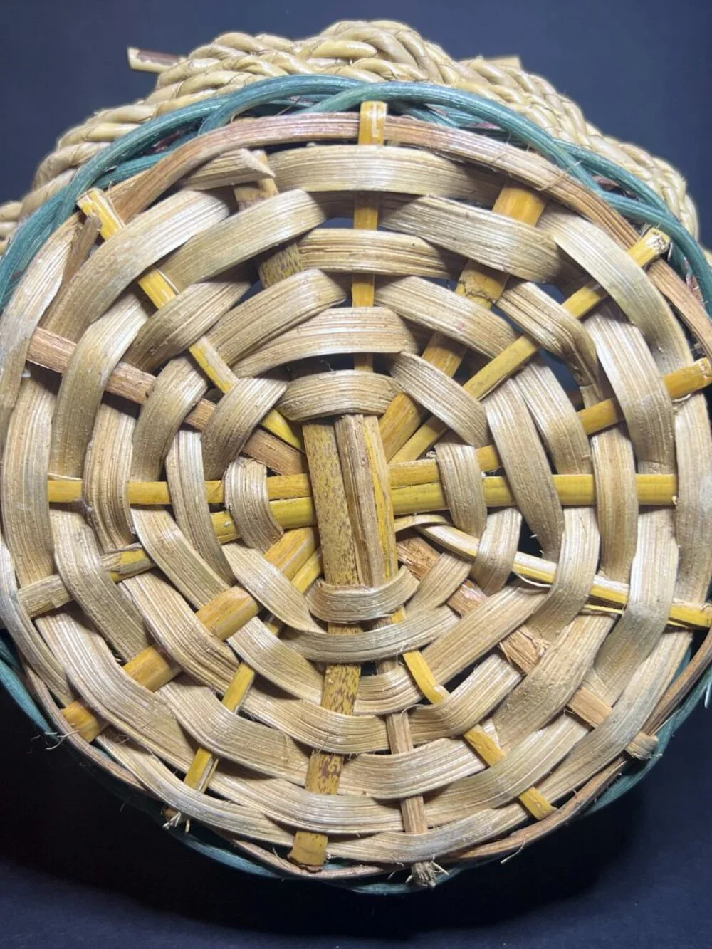Rustic Farmhouse Style Multicolor Decorative Woven Wicker Basket w/ Handle 11.5
